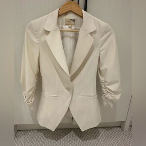 Elizabeth and James. Elegant Cream Women's Blazer ruched sleeves.